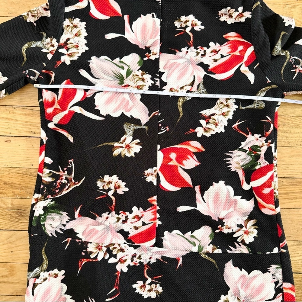 Revamped Bold Black, Pink and Red Floral Soft Blazer, unstructured open fit - Picture 6 of 8